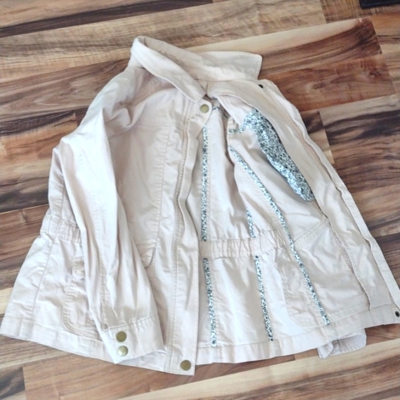 Loft Jacket - Picture 8 of 9